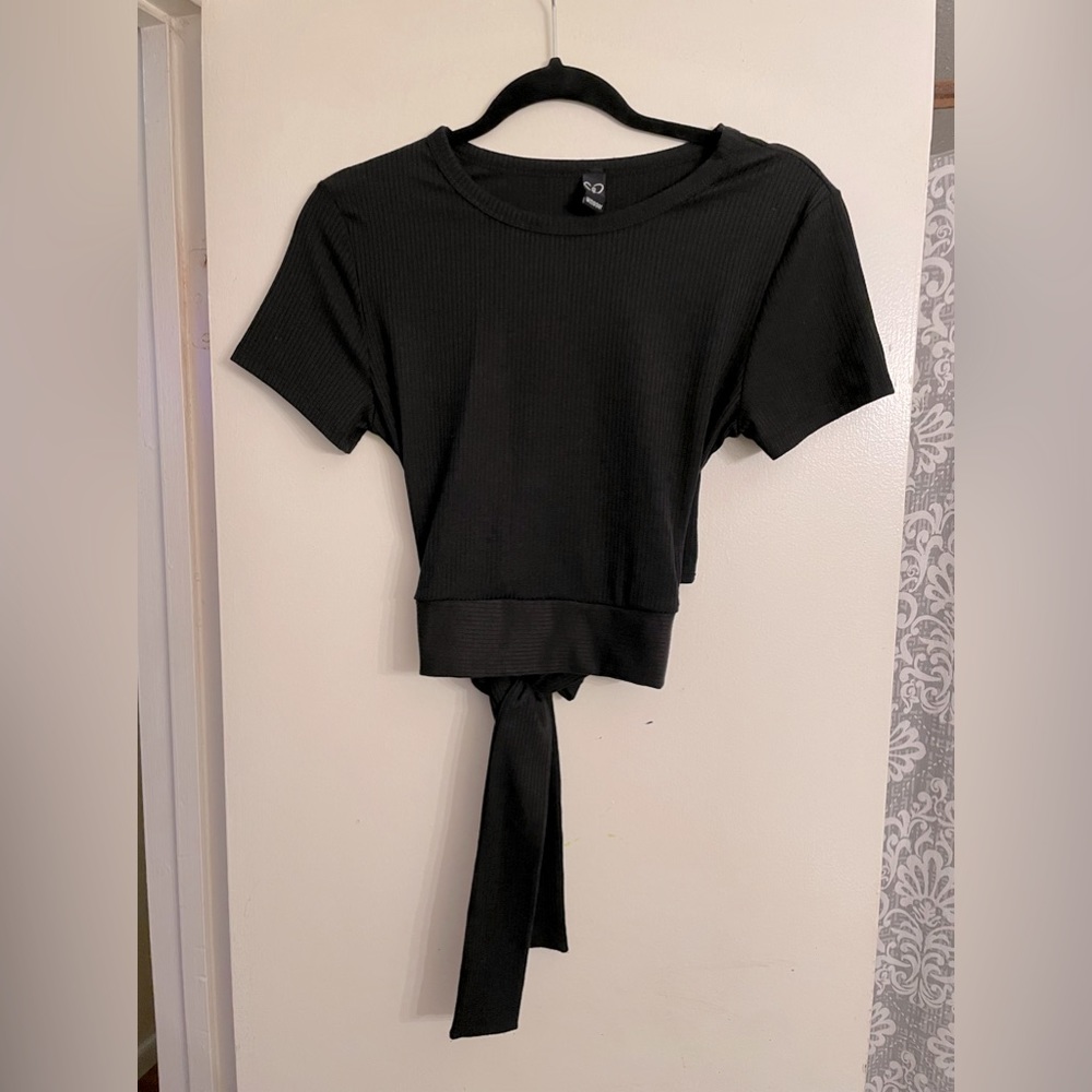 Black cropped  shirt w/ tie back detail , size Medium